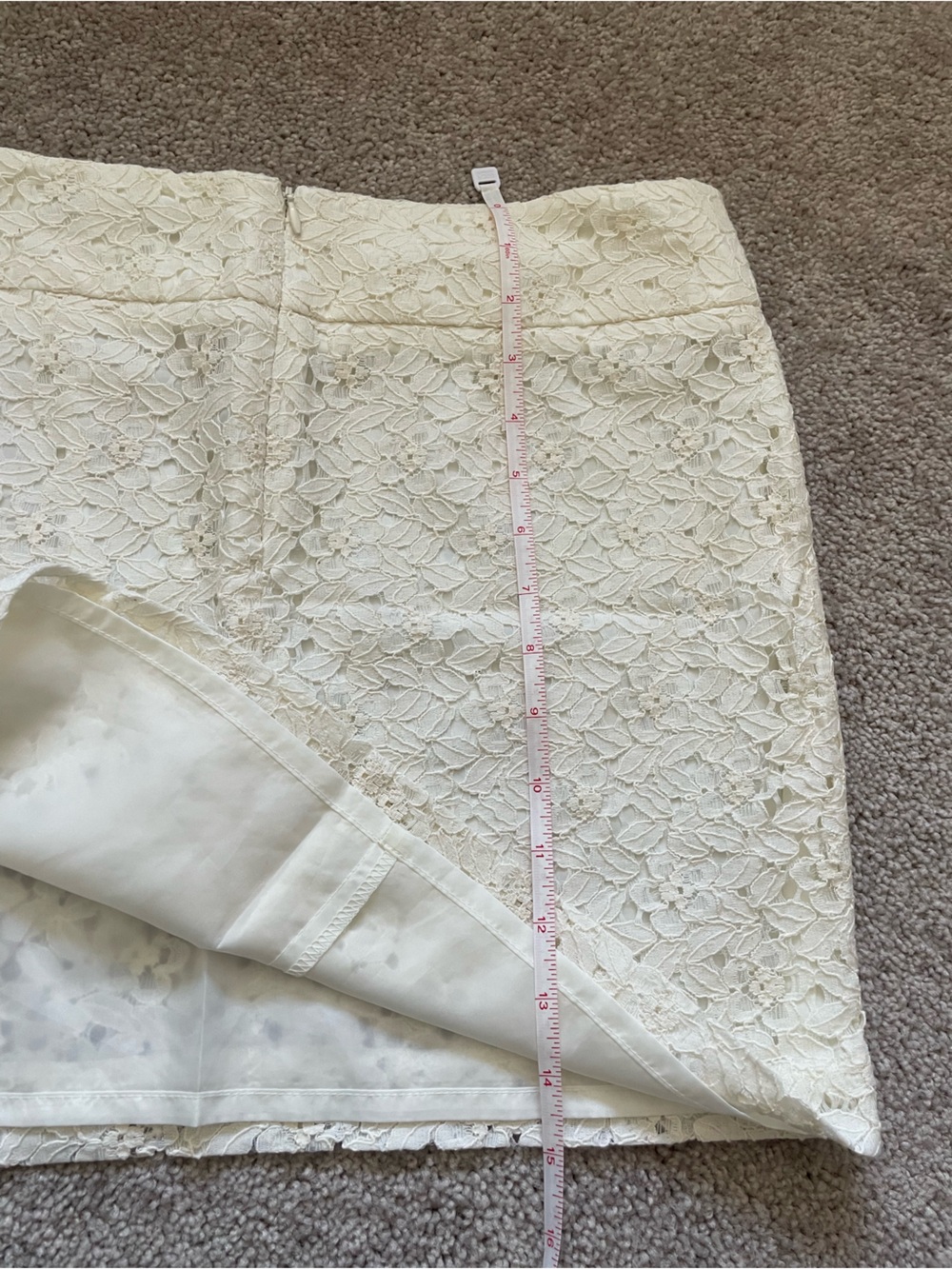 BRAND NEW 💛 F21 Feminine Lace Pencil Skirt - Picture 4 of 15